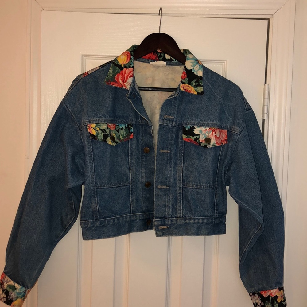 Cropped Denim Jacket 🌸🌼🌹